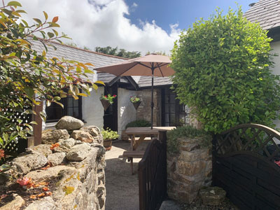 Ladydown  Cottage exterior