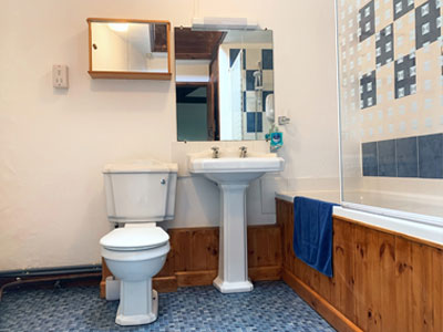 Ladydown  Cottage Bathroom